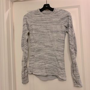 LULULEMON Grey/White Long Sleeve Top Size 2